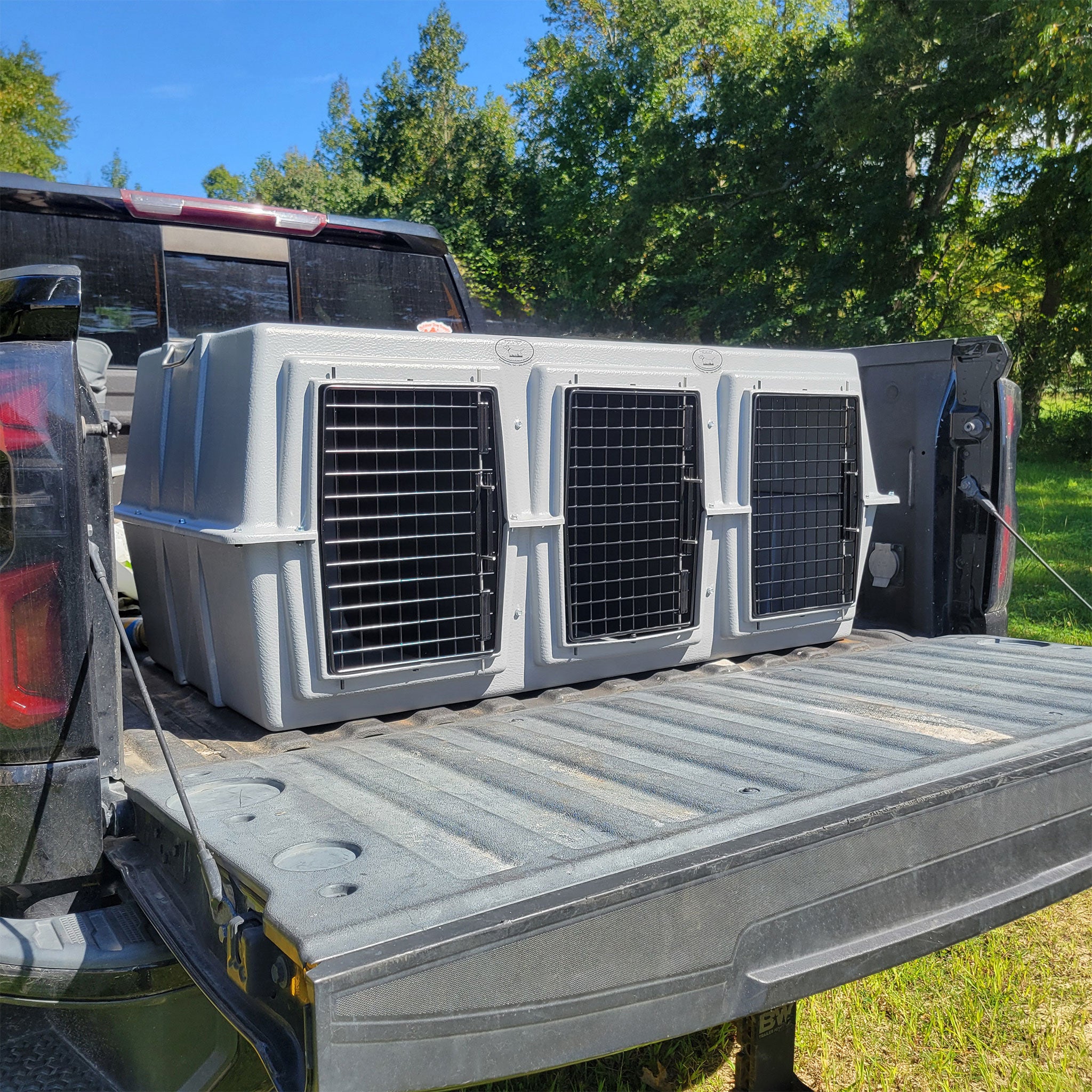 Easy Loader Triple Dog Crate Triple-Bay Truck Dog Kennel
